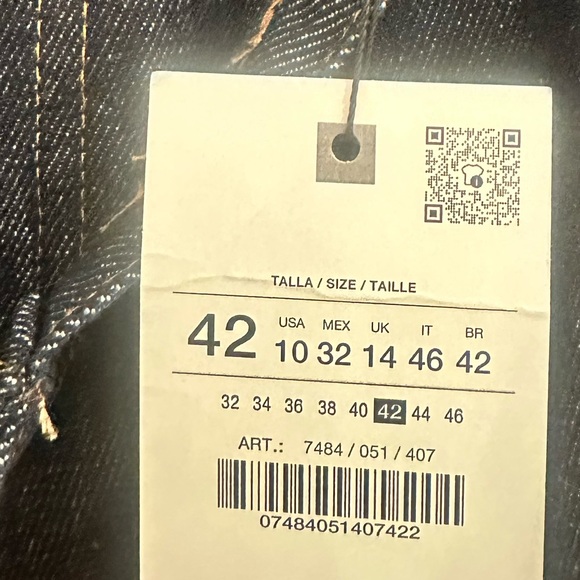 Zara NWT denim jeans . Wide leg with seam down legs. Cute style! - Picture 4 of 14